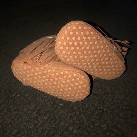 Infant fringe boots - Picture 4 of 6